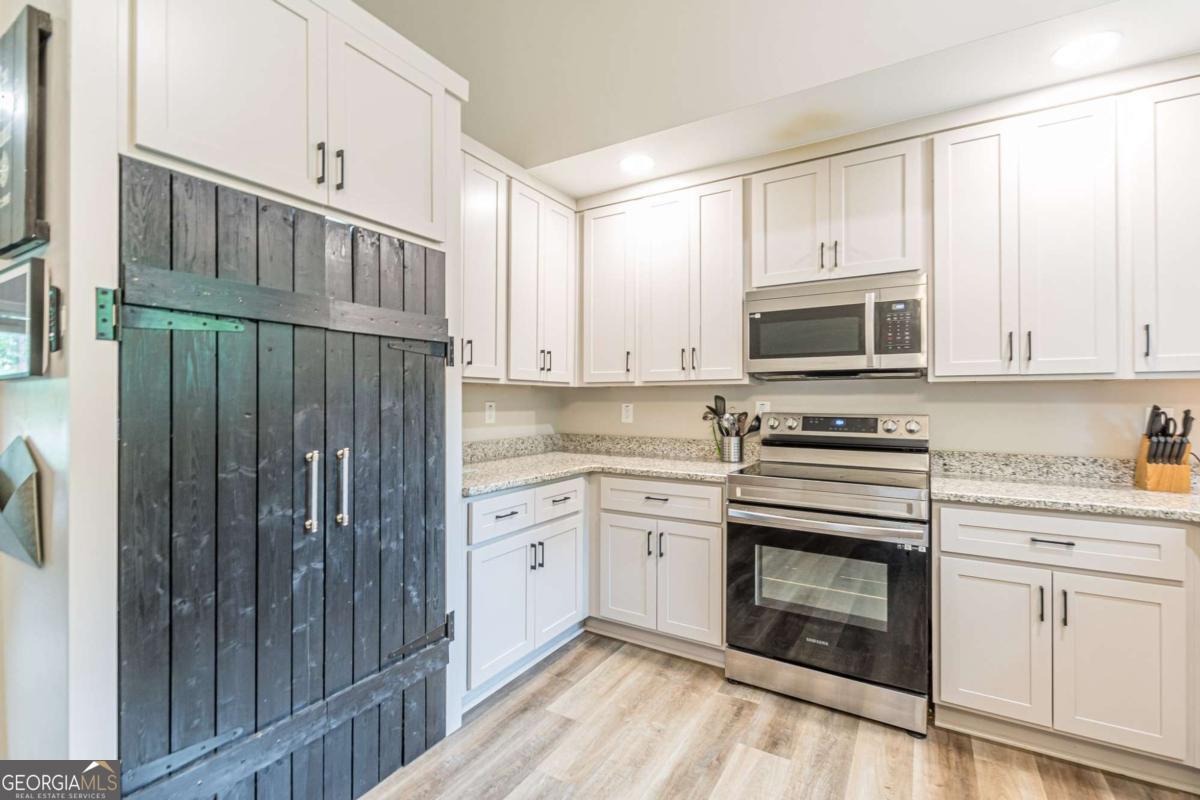 170 Stroud RD