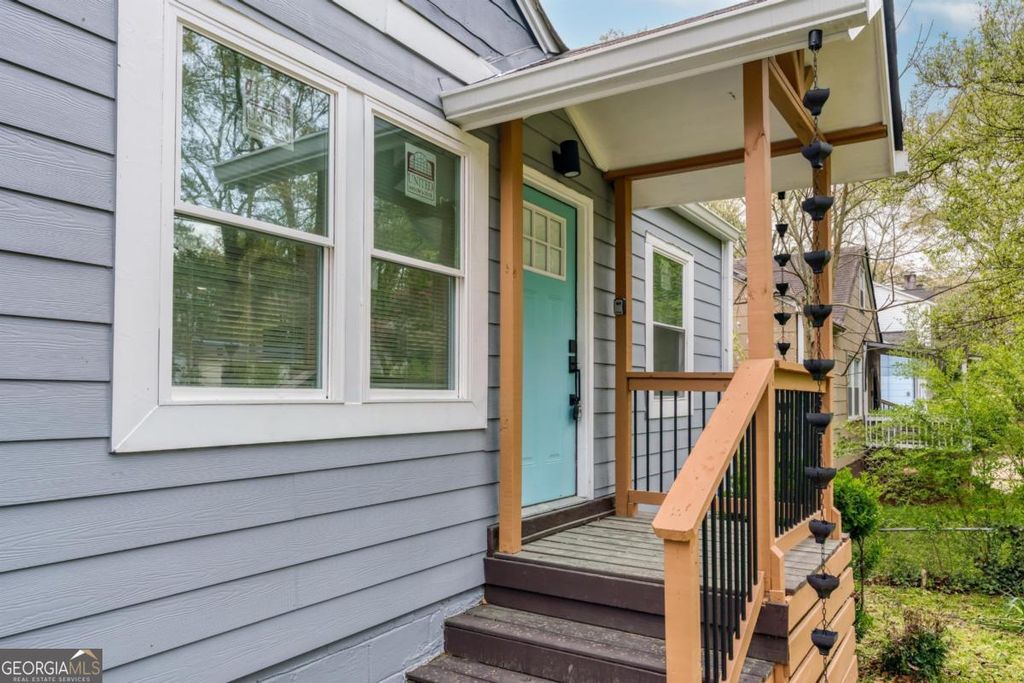 Photo of 1288 Lorenzo Drive SW, Atlanta, GA 30310 (MLS # 10672253)