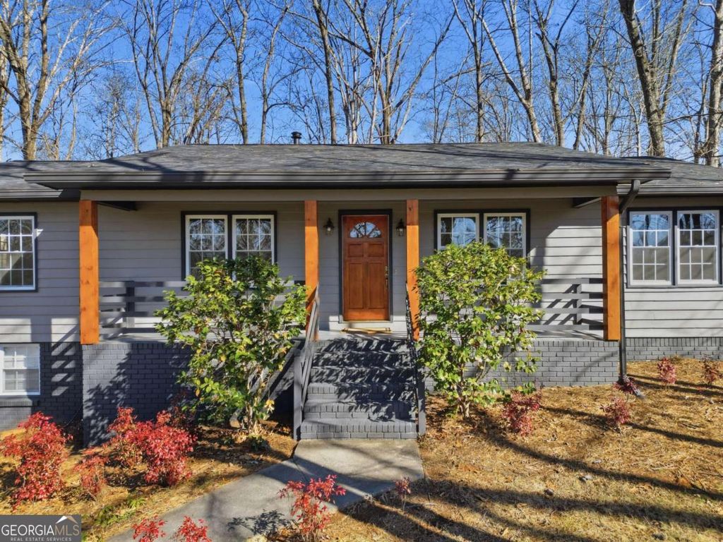 Photo of 2810 Shaw Road, Marietta, GA 30066 (MLS # 10694214)
