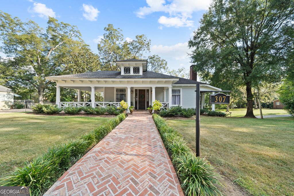 Photo of 307 Wayne Street, Eatonton, GA 31024 (MLS # 10677860)