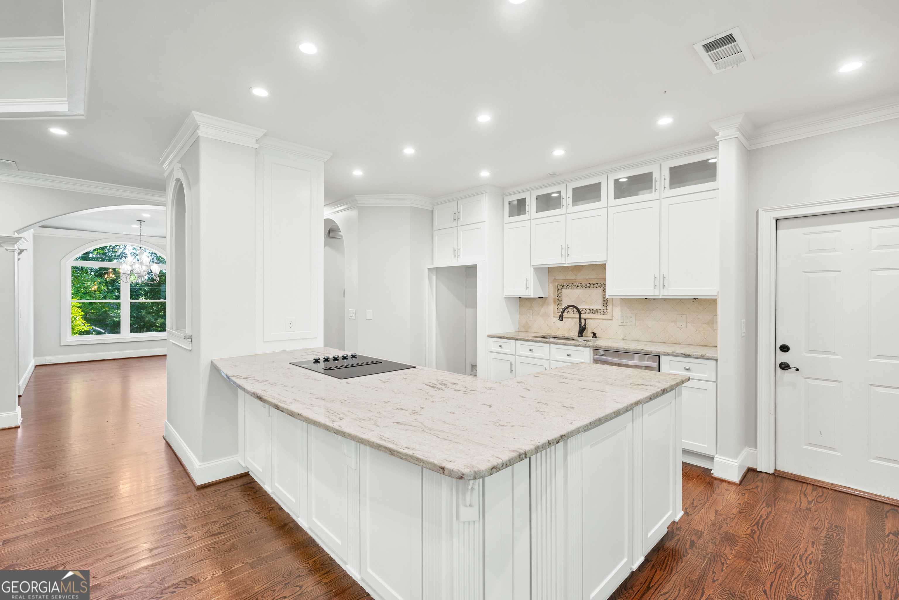 5816 Chamblee Dunwoody RD