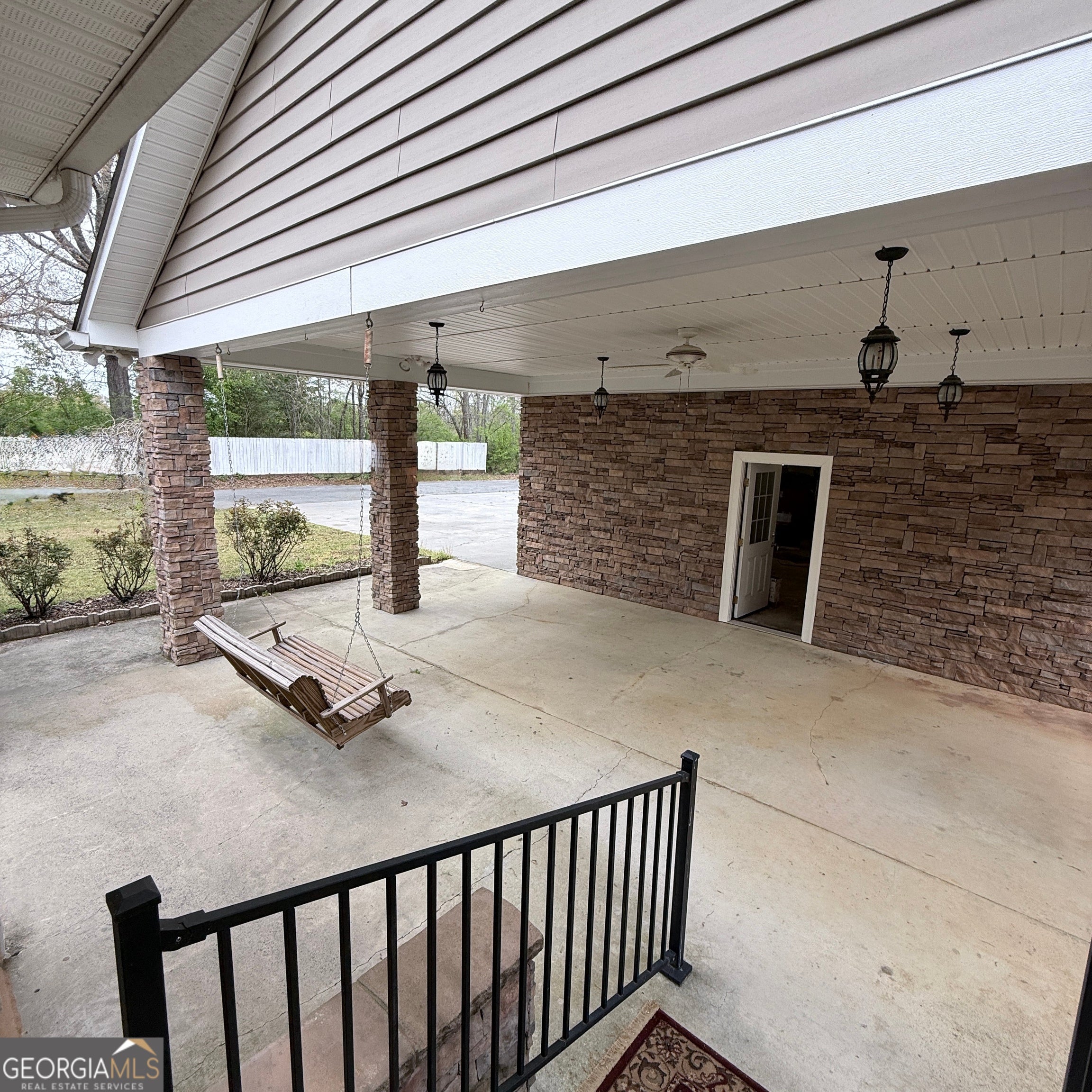 386 Oak Grove RD