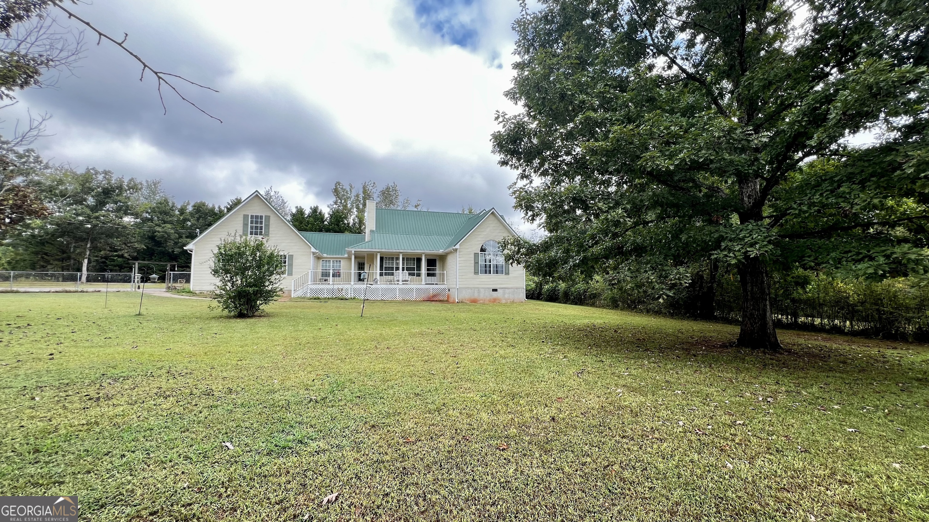 1085 Hemphill RD