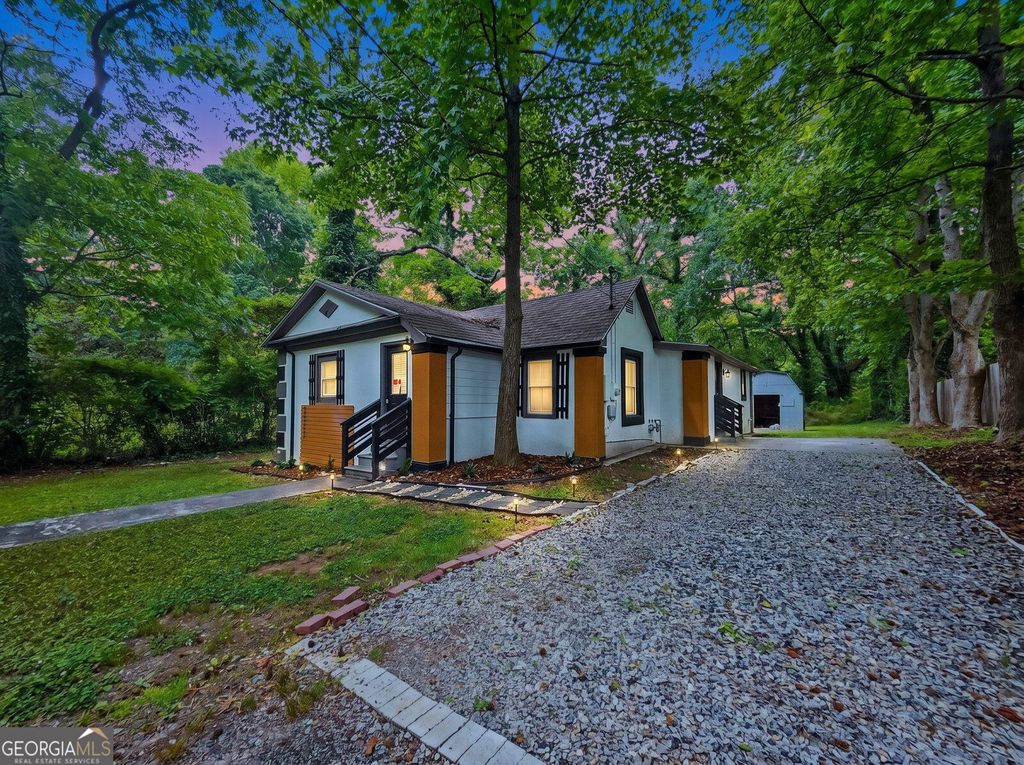 Photo of 2977 5th Street SW, Atlanta, GA 30315 (MLS # 10767633)