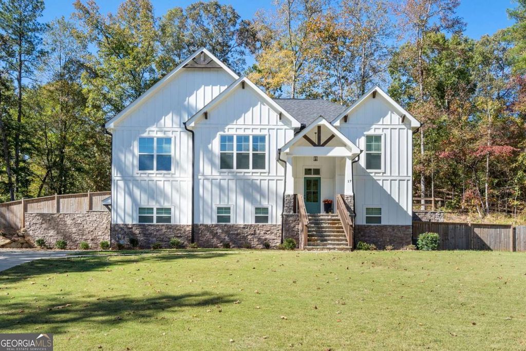 Photo of 17 Pinoak Trail SE, Cartersville, GA 30121 (MLS # 10737433)