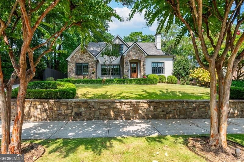 1156 E Rock Springs RD NE