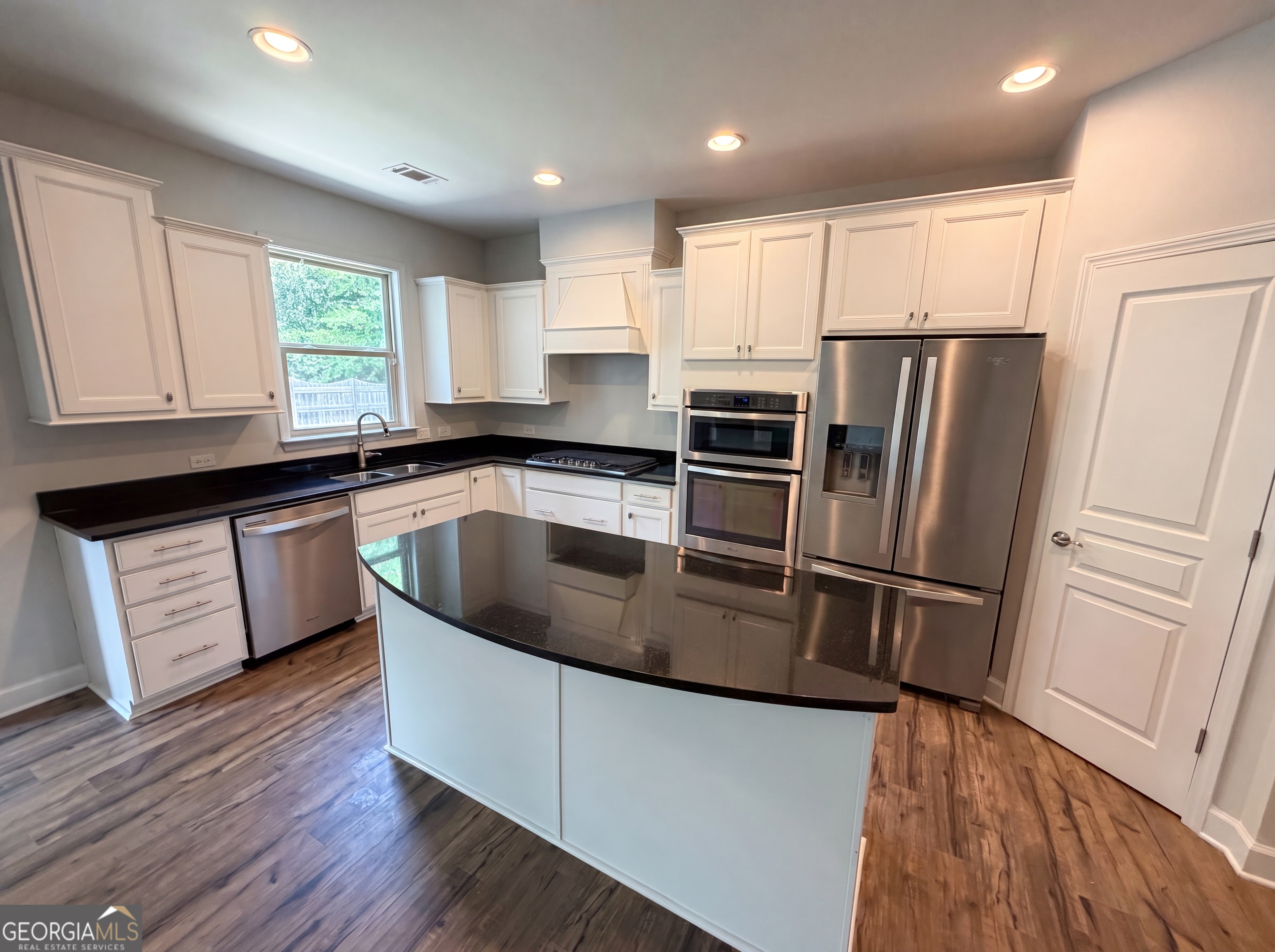 165 Calverton LN