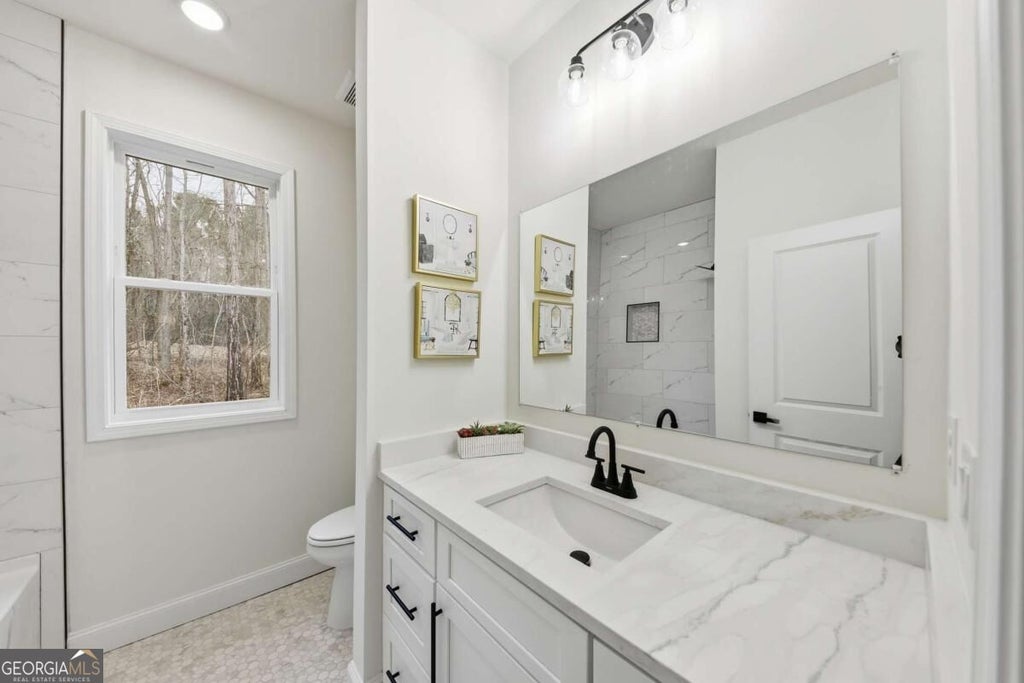 Photo of 370 Harbour Shores Drive, Jackson, GA 30233 (MLS # 10852773)