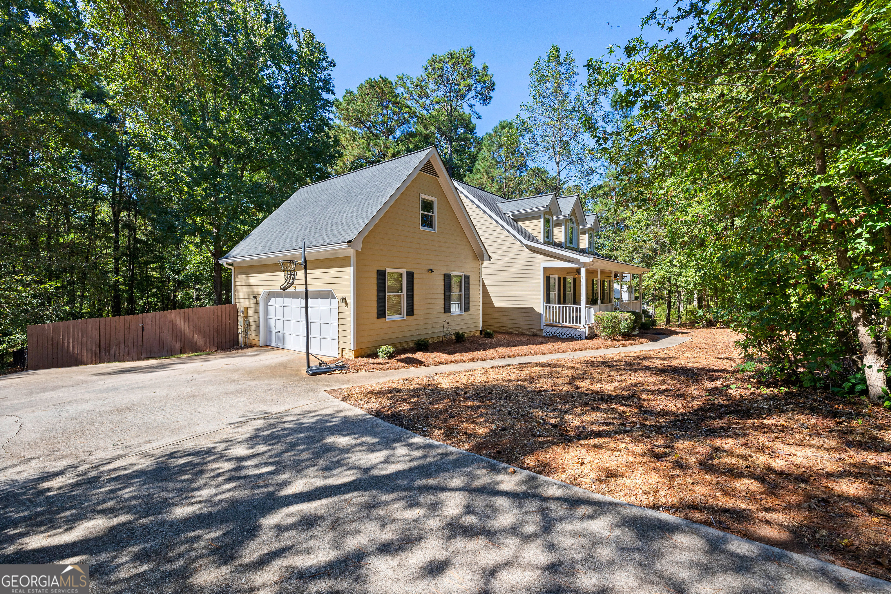 259 Strathmore DR
