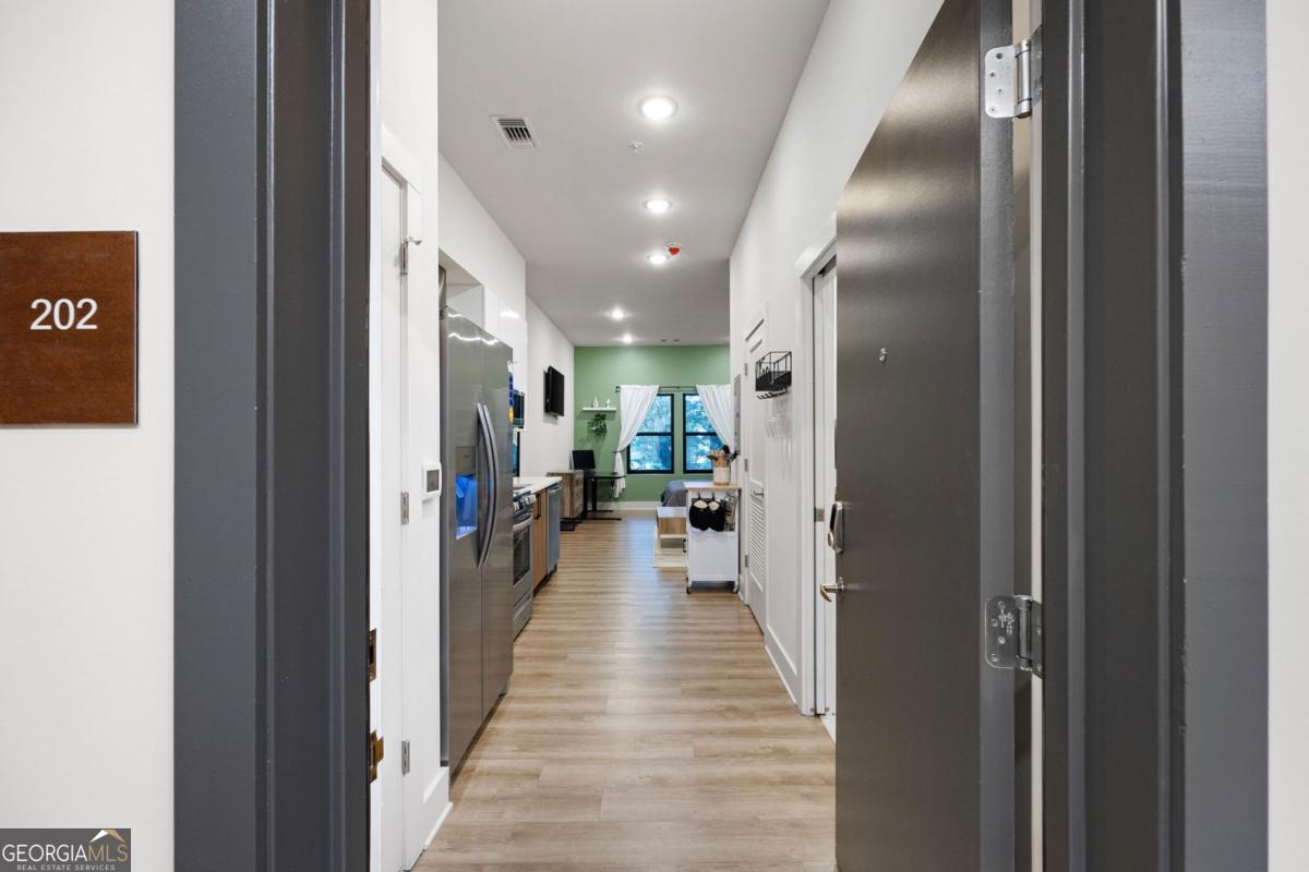 112 Rogers ST NE 202