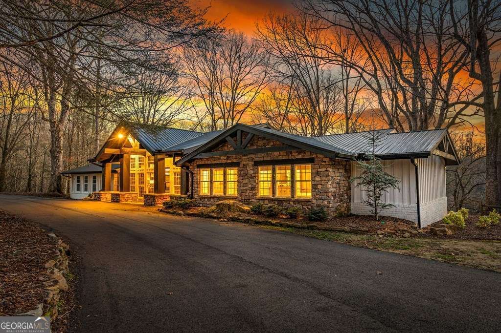 Photo of 166 Red Oak Lane, Mccaysville, GA 30555 (MLS # 10679150)