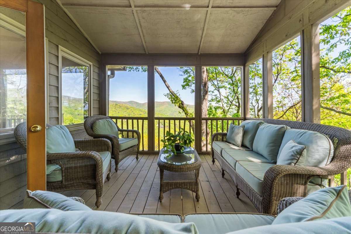 117 Falcon Heights LN