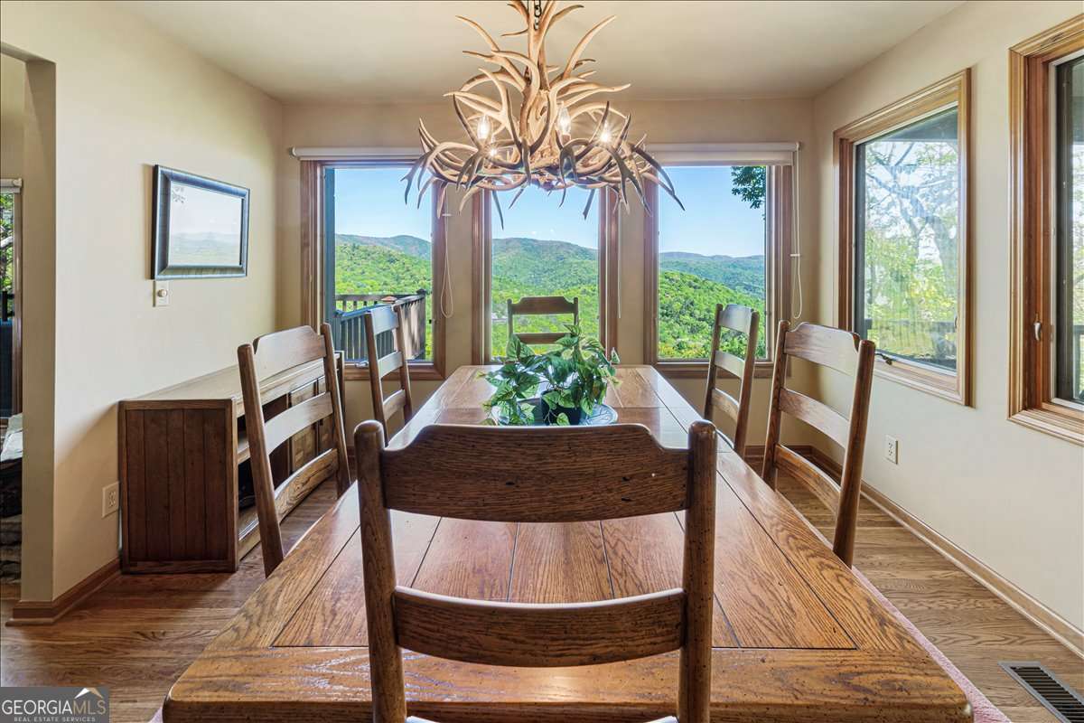 117 Falcon Heights LN