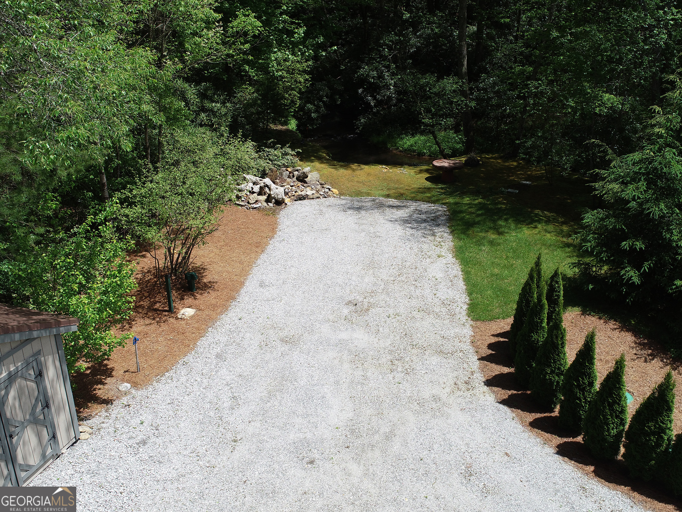 87 Middle Creek LN