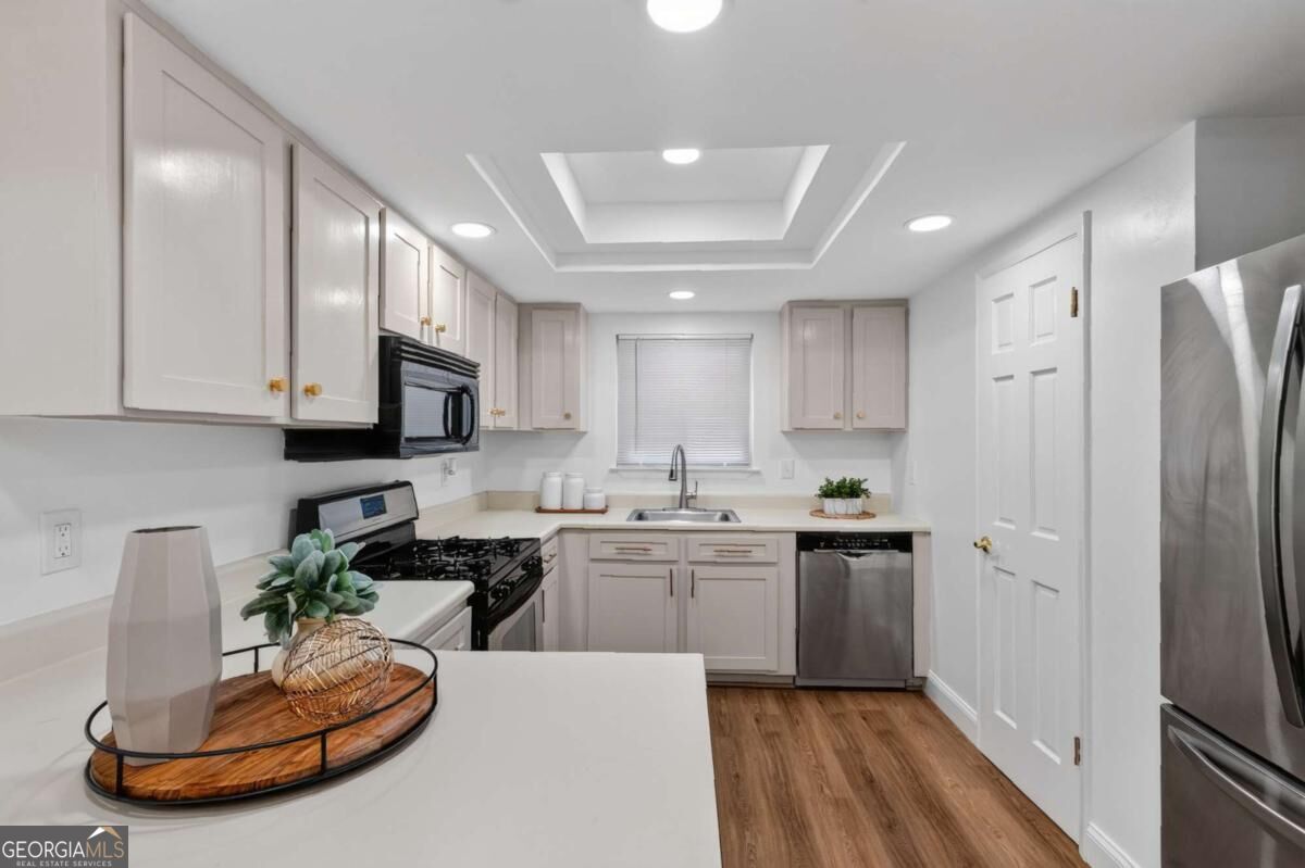 2000 Stratford PL SE