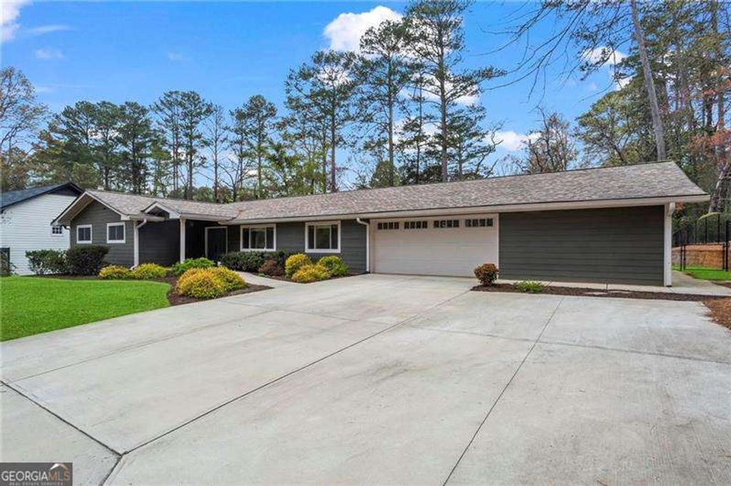 Photo of 43 Weatherstone Parkway, Marietta, GA 30068 (MLS # 10714227)