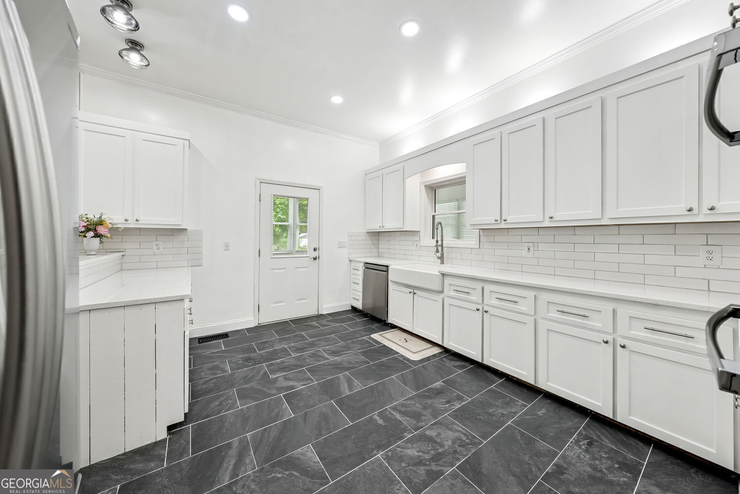 Canton, Georgia 30115, United States, 5 Bedrooms Bedrooms, ,6 BathroomsBathrooms,Residential,Active,135408