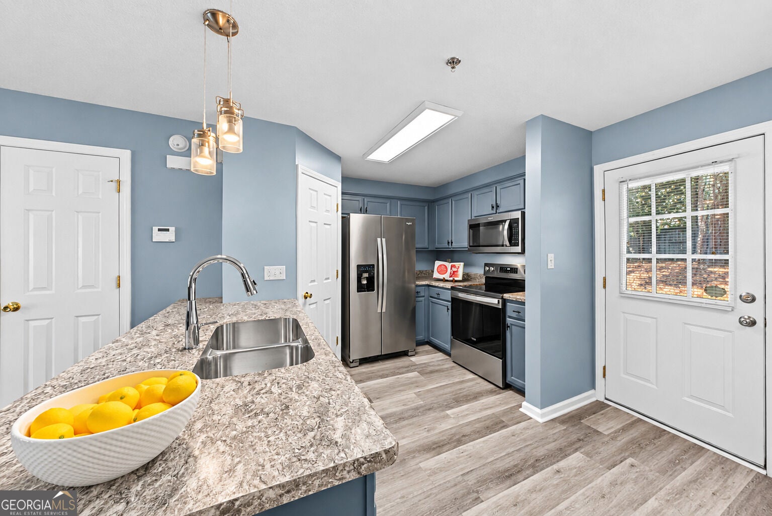 637 Huntington RD C2