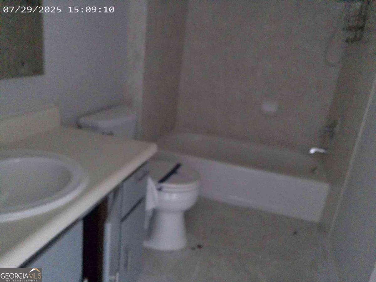909 Drake CT