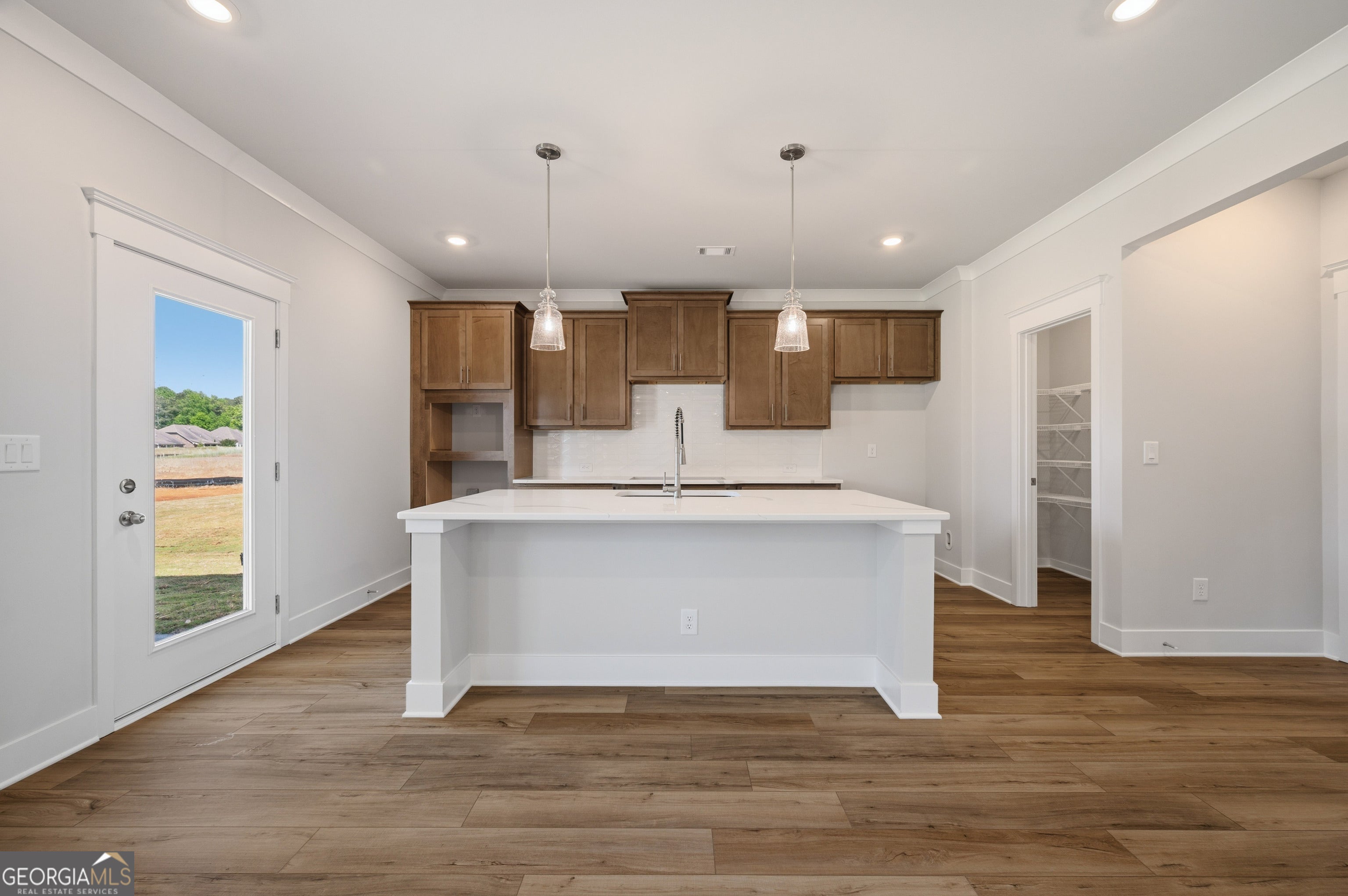 6 Commons WAY
