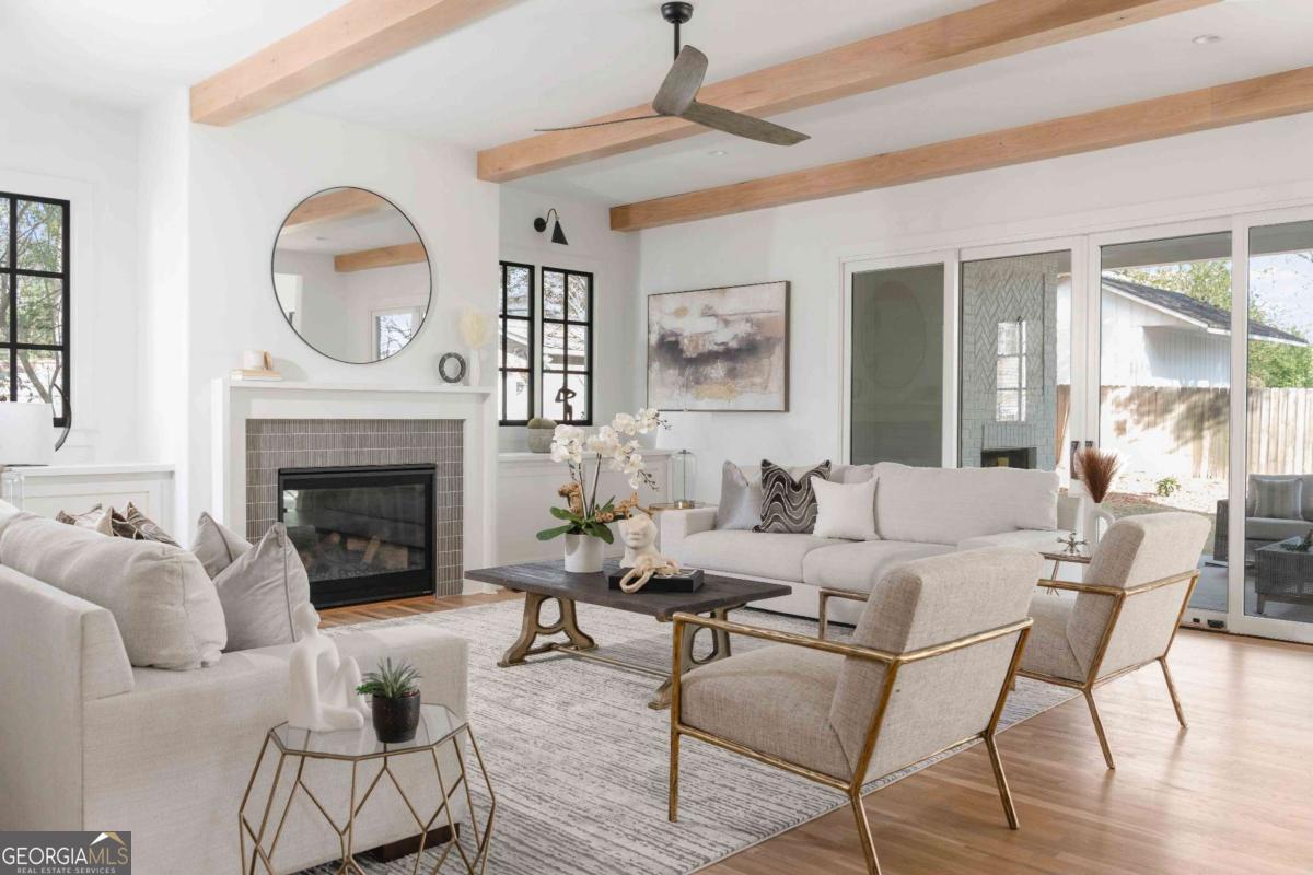 2521 Brookwood DR NE