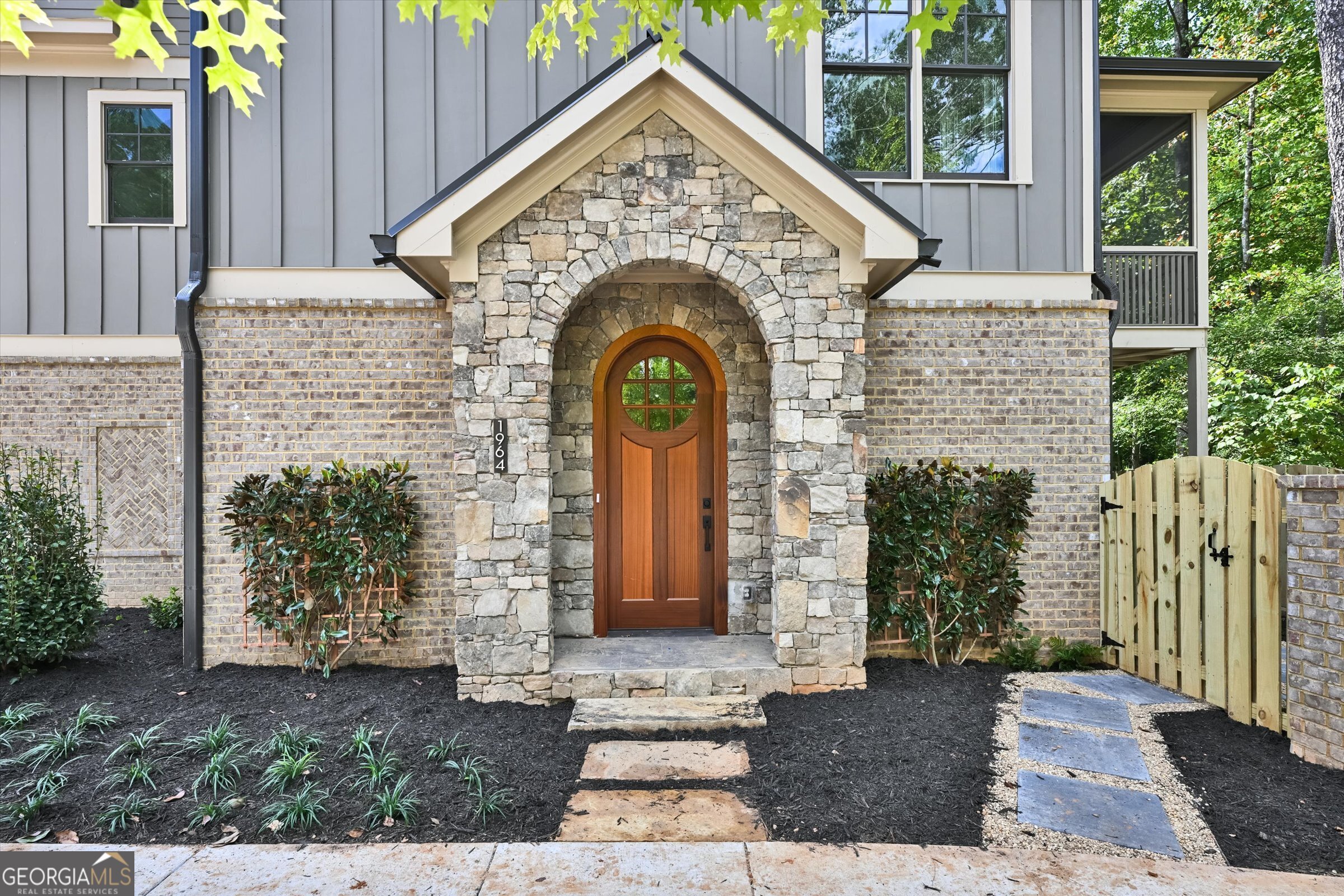 2179 William WAY