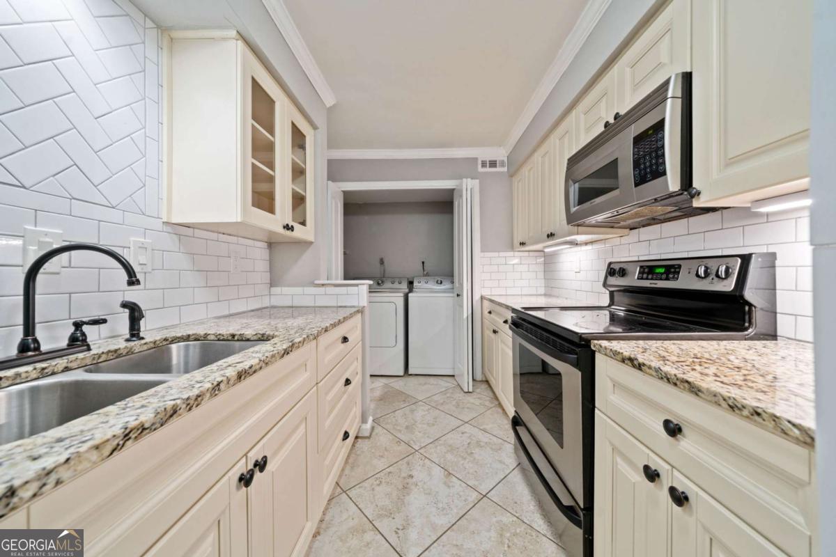 Welcome home to this stylish 2-bedroom, 2-bath condo in the gated Cross Creek community! Featuring a spacious roommate floor plan, updated kitchen and baths, sunroom with barn door, and plenty of natural light, it's perfect for relaxing or entertaining. Enjoy resort-style amenities: golf course, pools, tennis, fitness center, clubhouse, and 24-hour security - all just minutes from Midtown and Downtown. Schedule your private tour & Apply today!
