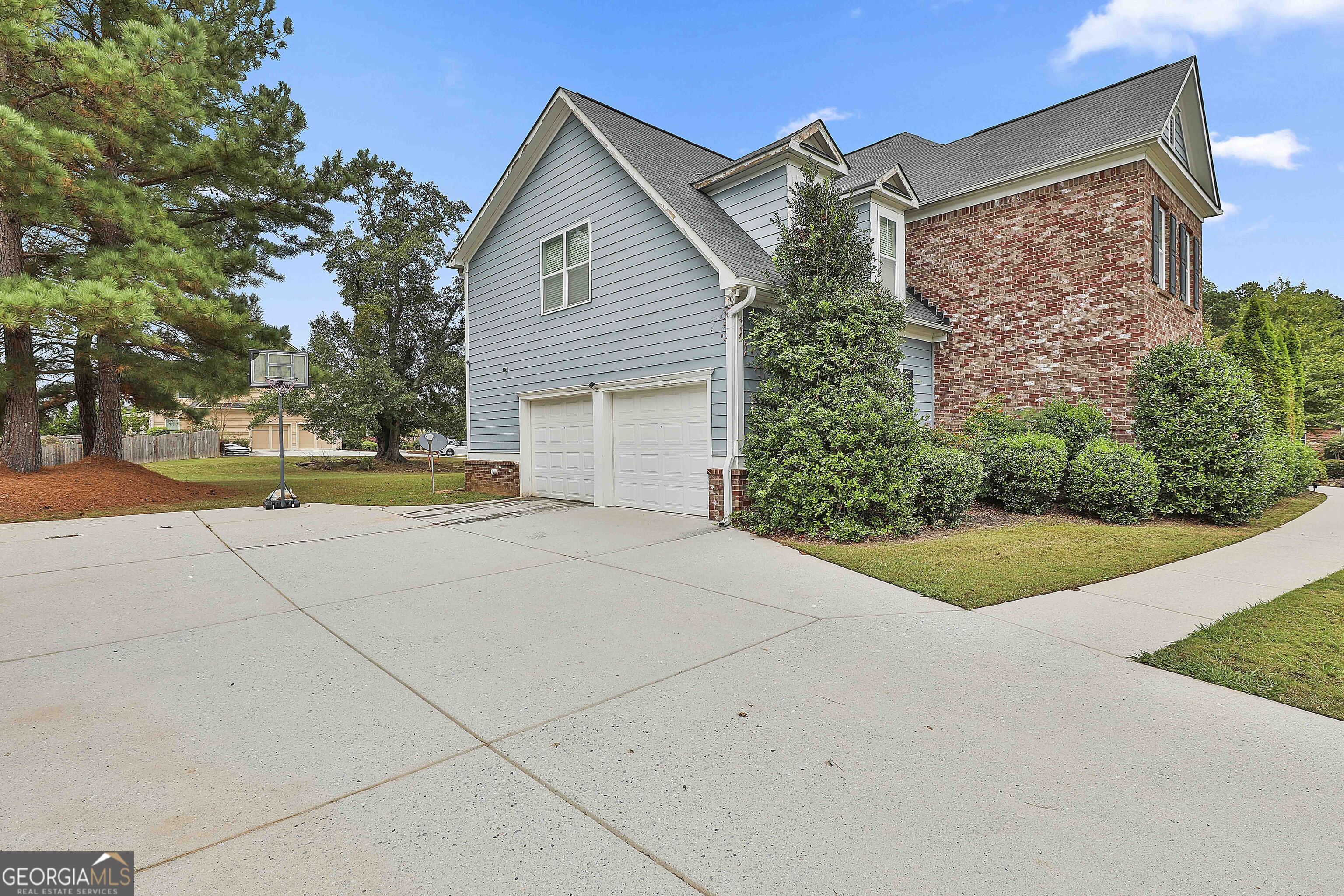 105 Delamere PL