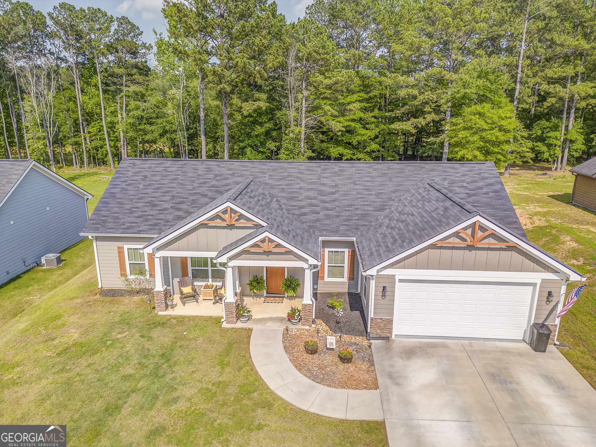 22 Gowen DR SW