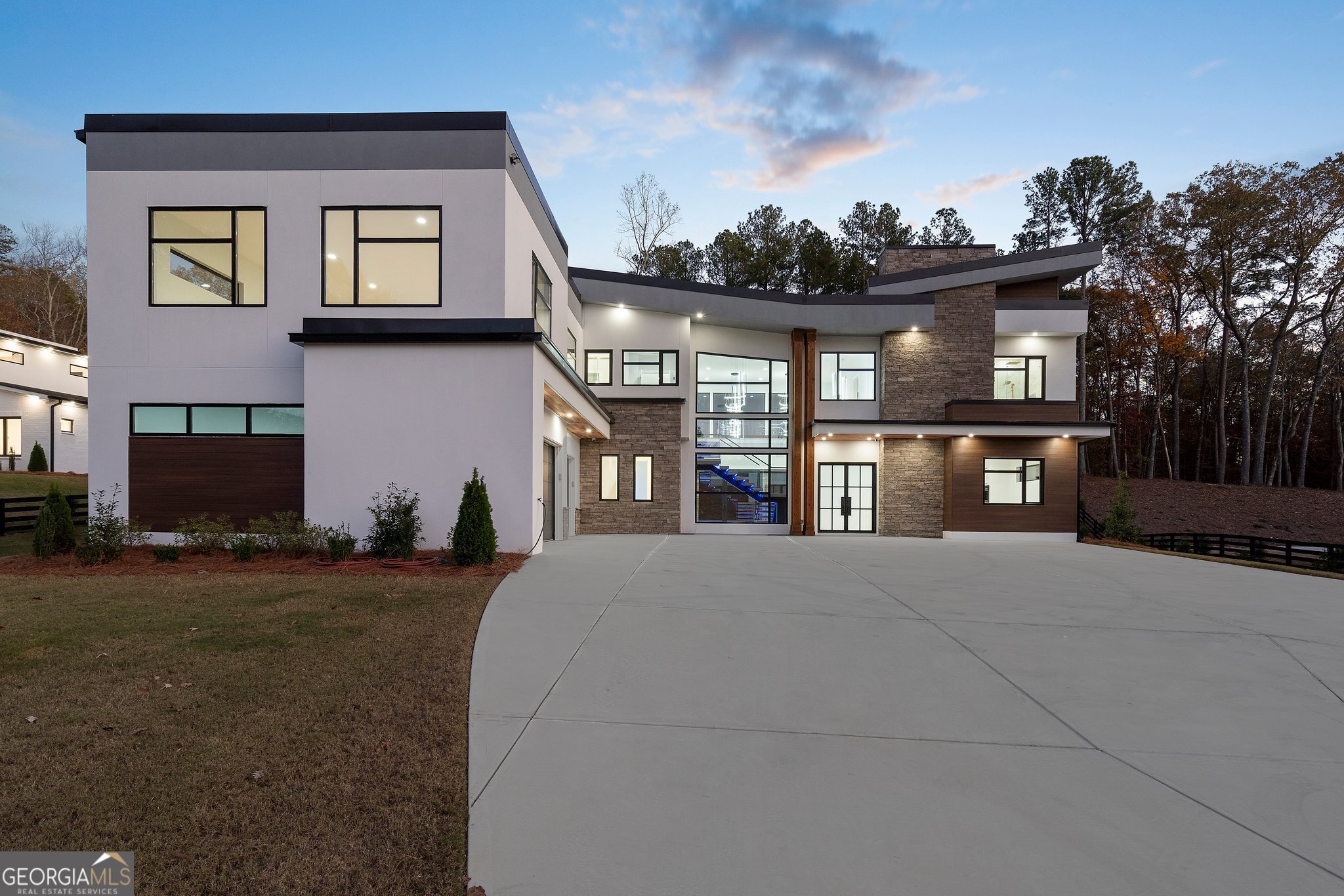1678 Thomas DR