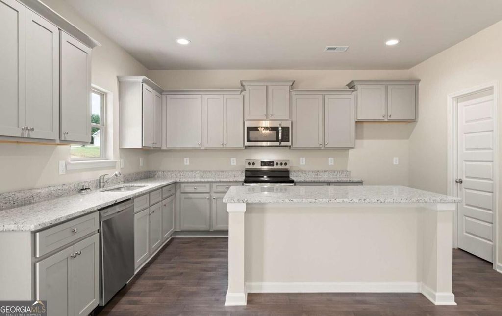 Photo of 1131 Burgundy Drive, Griffin, GA 30223 (MLS # 10707402)