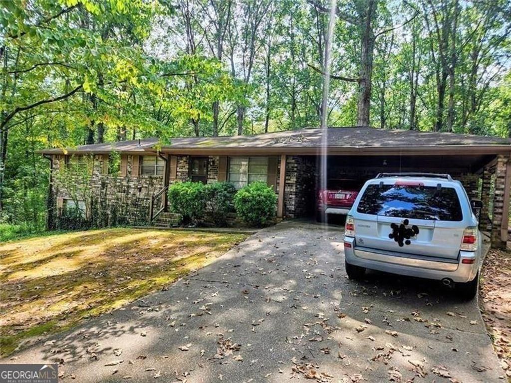 Photo of 5995 N Bear Drive, Douglasville, GA 30135 (MLS # 10691432)