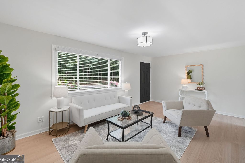 Photo of 9 Chestnut Street, Cartersville, GA 30120 (MLS # 10680576)