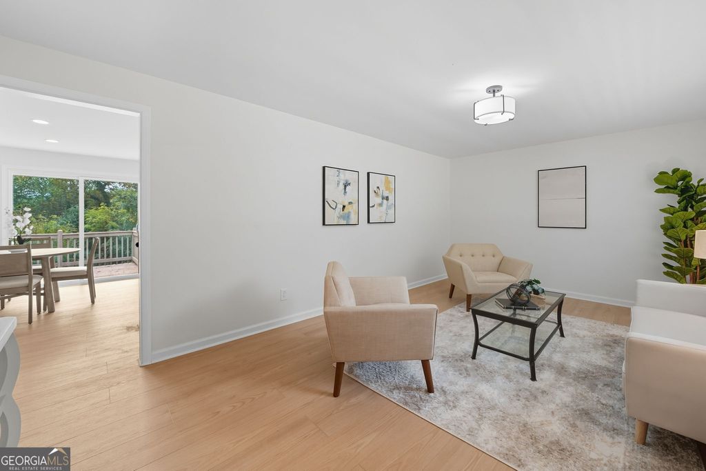 Photo of 9 Chestnut Street, Cartersville, GA 30120 (MLS # 10680576)