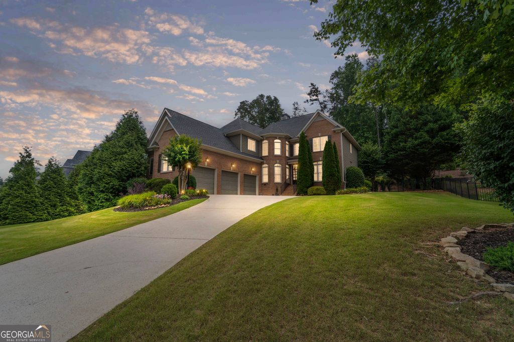 Photo of 5190 Estate View Trace, Suwanee, GA 30024 (MLS # 10724762)