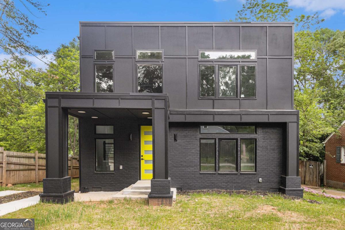 2402 Lynn Iris DR