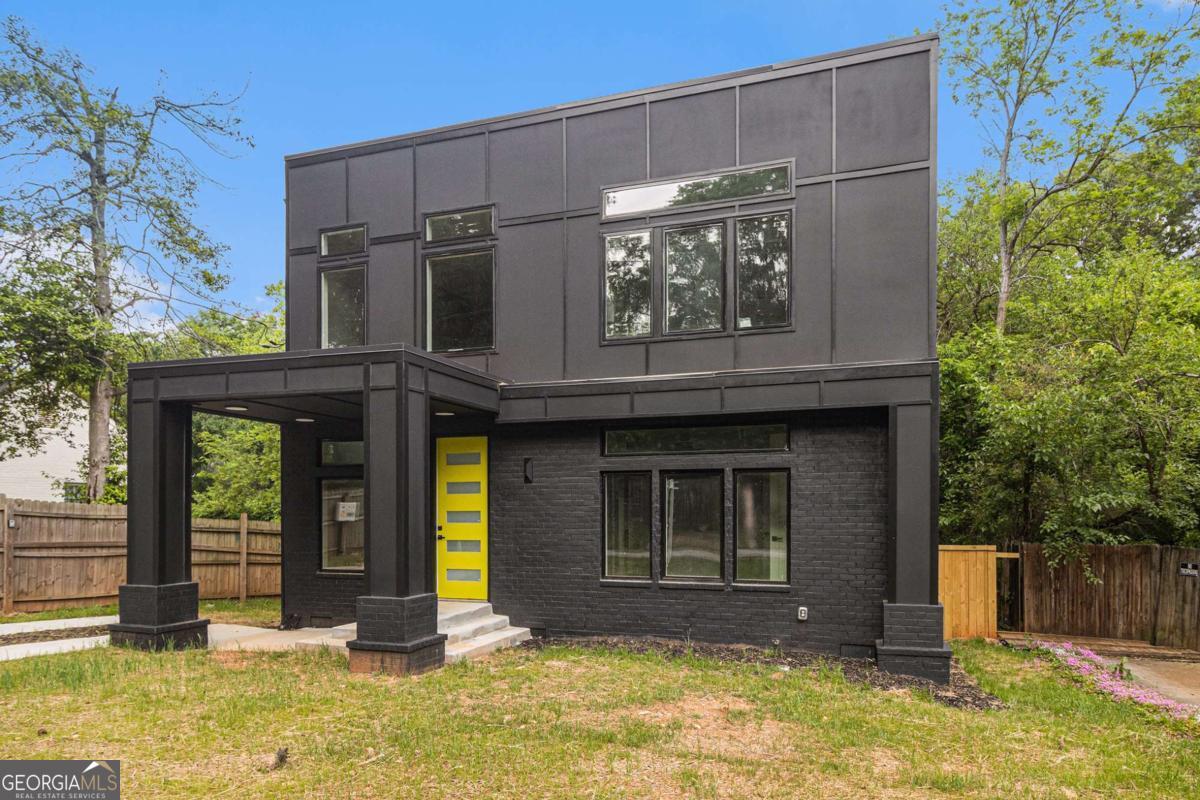 2402 Lynn Iris DR