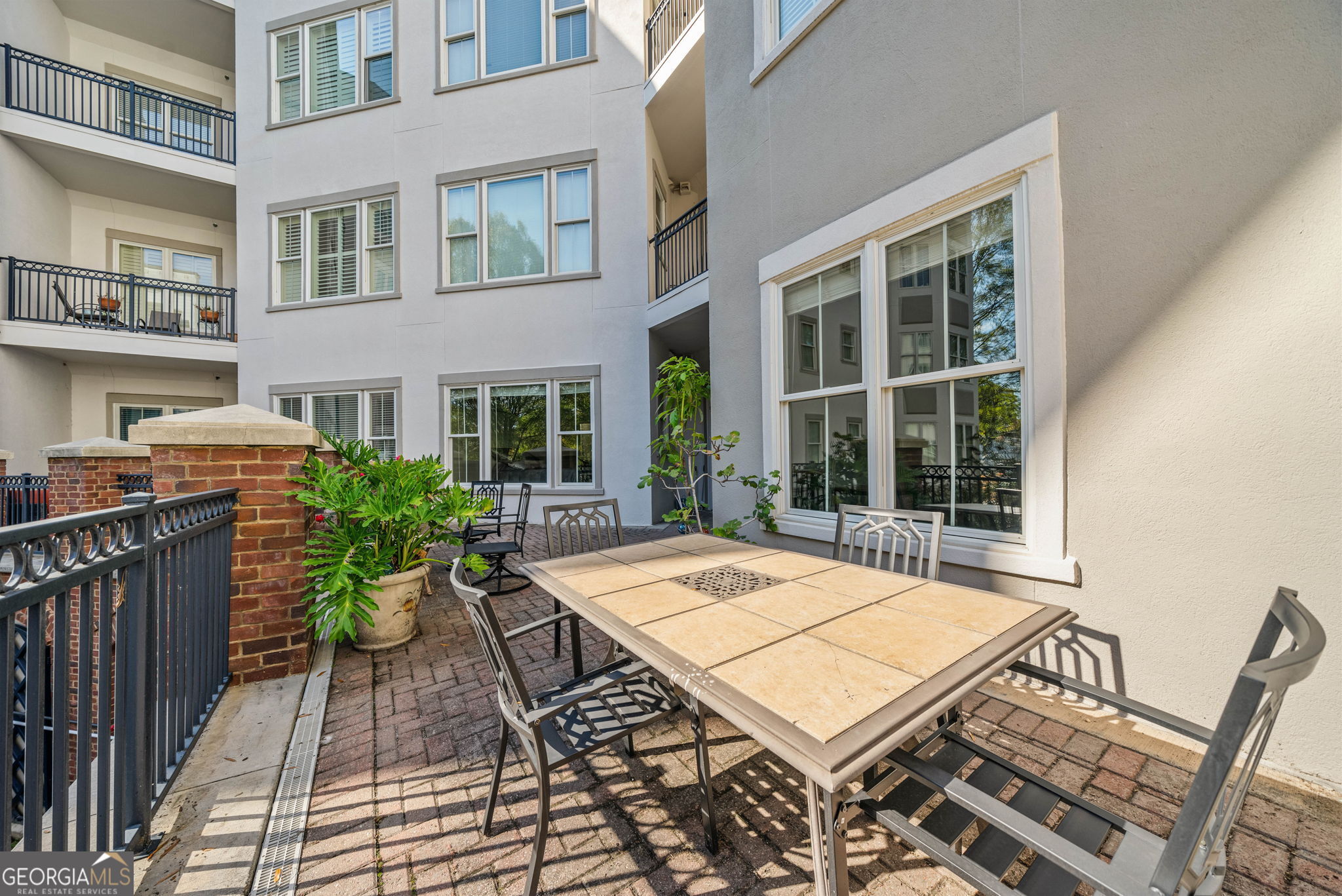 11 Perimeter CTR E 1115
