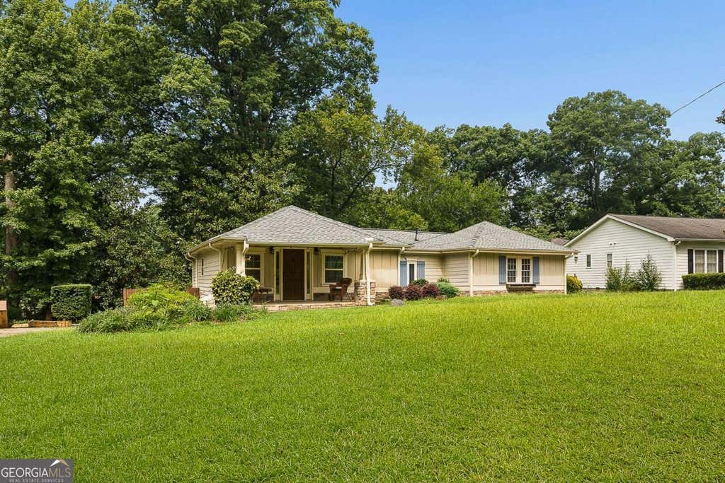 Photo of 784 Tanner Drive, Scottdale, GA 30079 (MLS # 10813742)