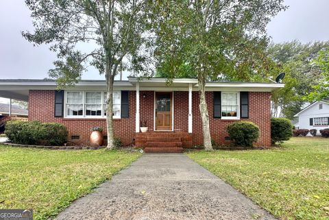 61 W Bruce ST McRae-Helena GA 31055