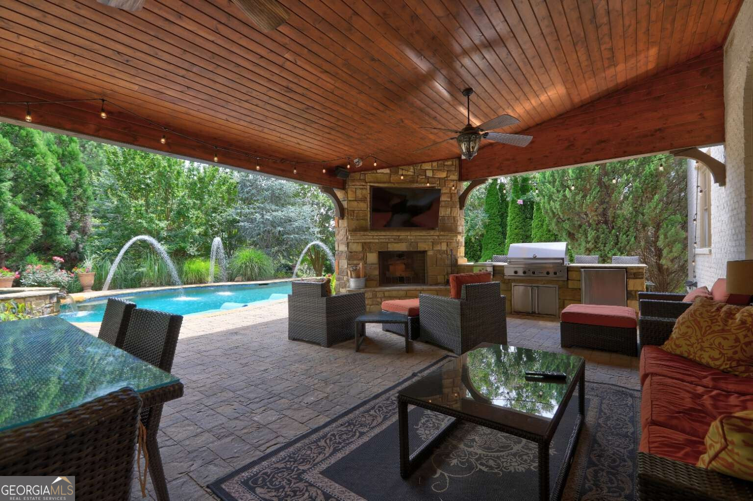 MANOR GOLF CRSE & CC - Residential