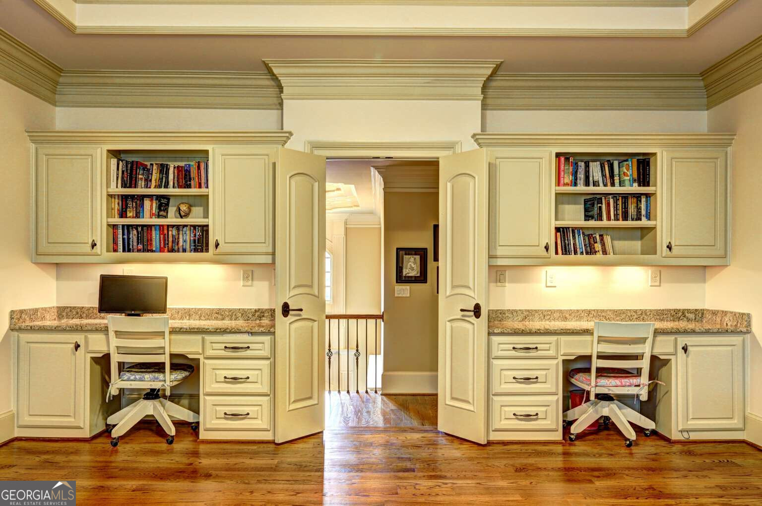 MANOR GOLF CRSE & CC - Residential