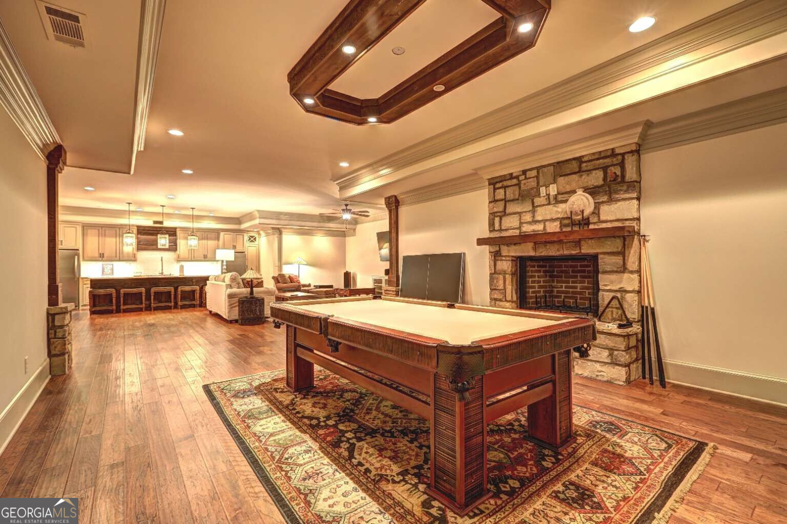 MANOR GOLF CRSE & CC - Residential