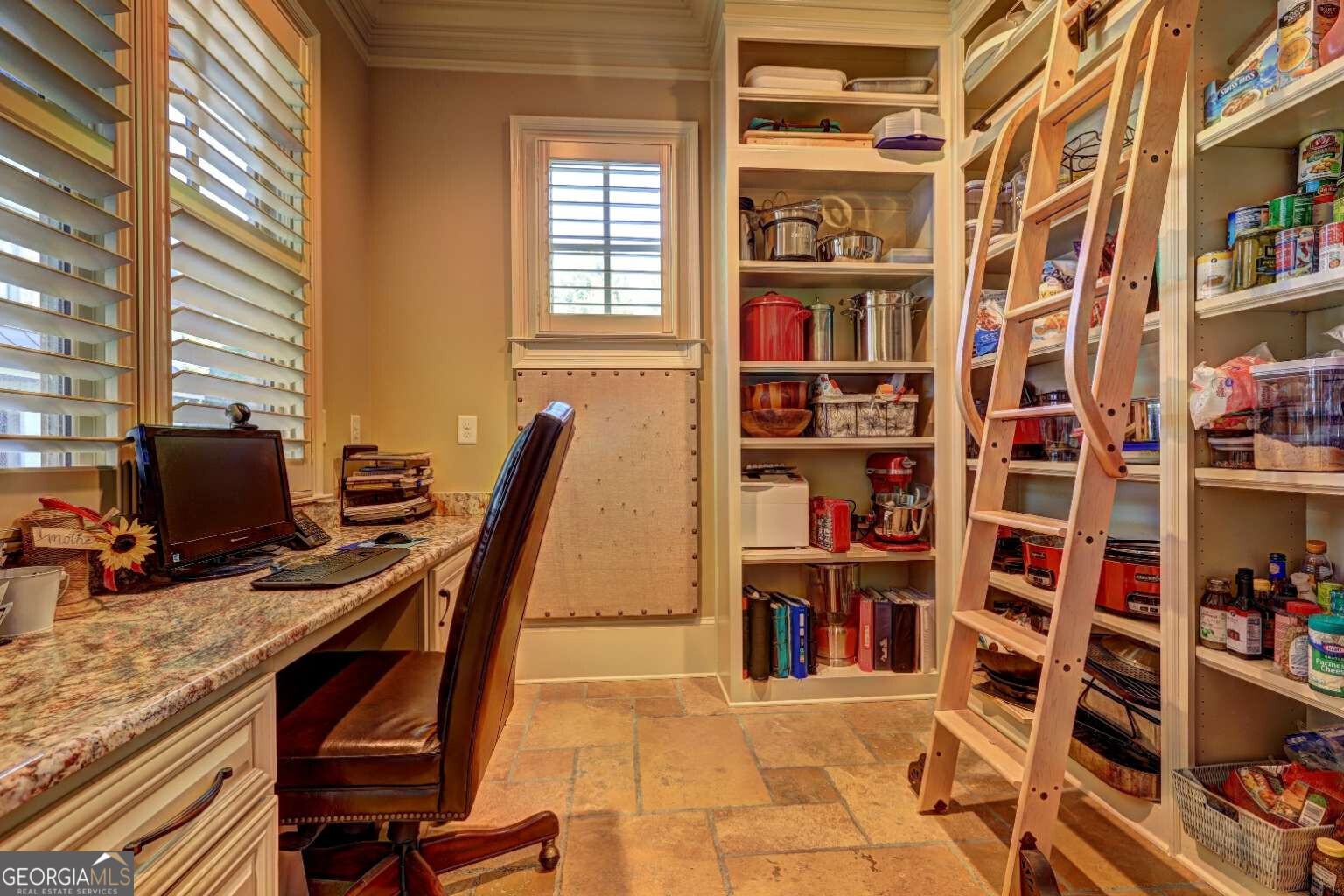 MANOR GOLF CRSE & CC - Residential