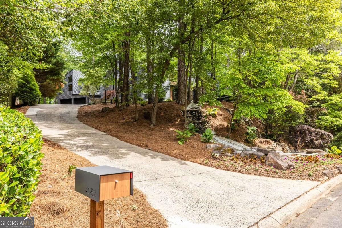 4052 Loch Highland PASS NE
