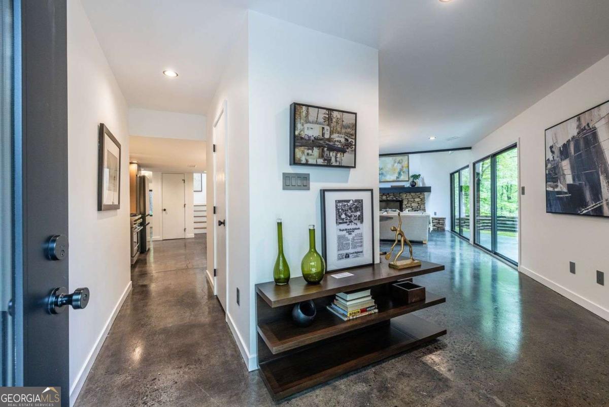 4052 Loch Highland PASS NE