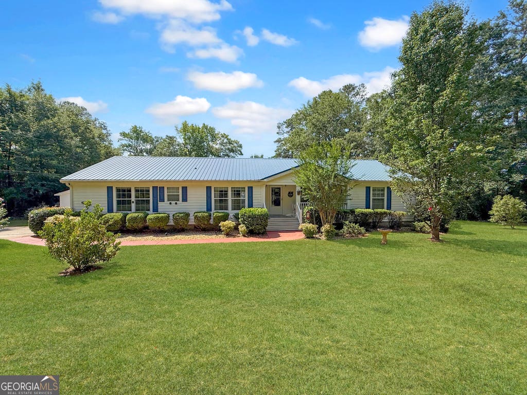 Photo of 266 Pioneer Trail, Jackson, GA 30233 (MLS # 10802630)