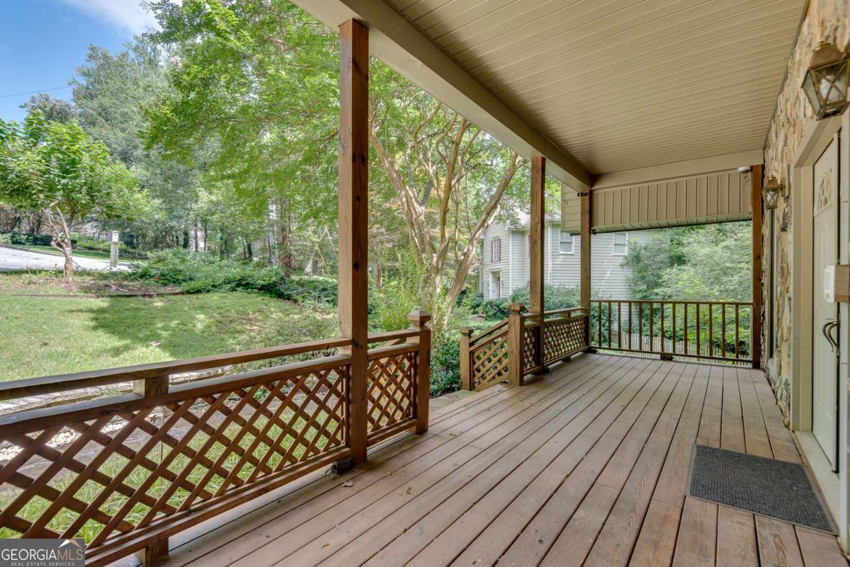 1667 Manhasset Farm CT