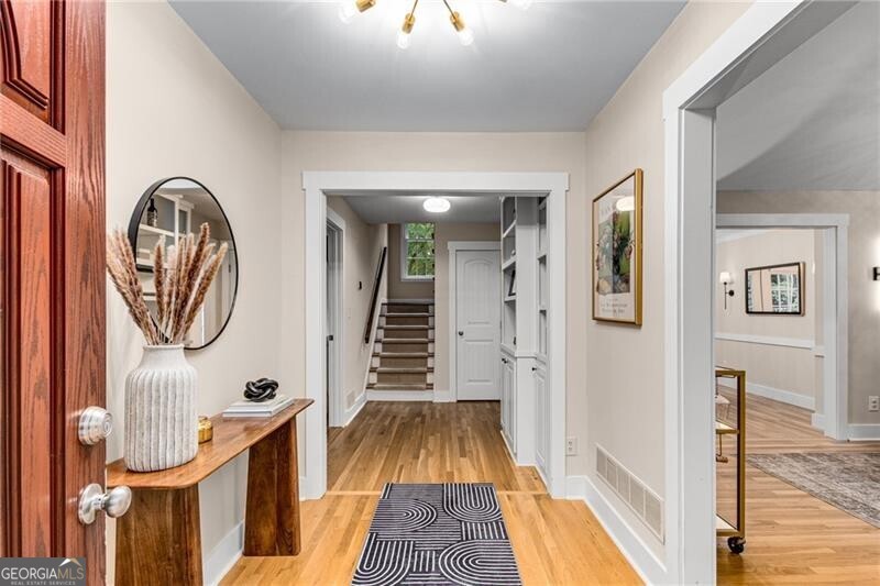 465 Sassafras LN