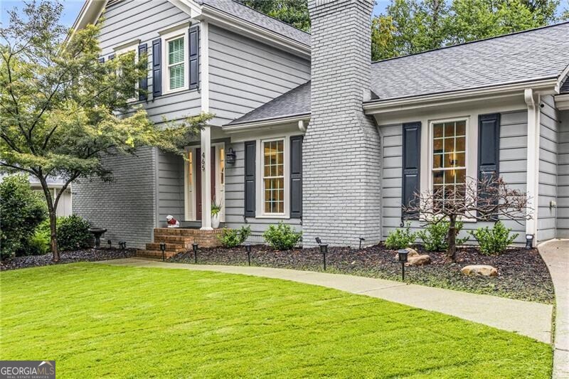465 Sassafras LN